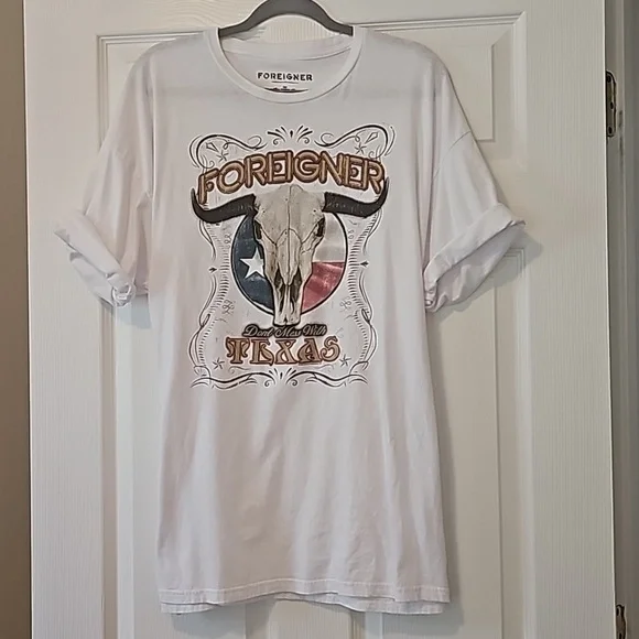 FOREIGNER band tee by goody two sleeves  x Maurice's white ss graphic, Size XXL - Picture 2 of 11